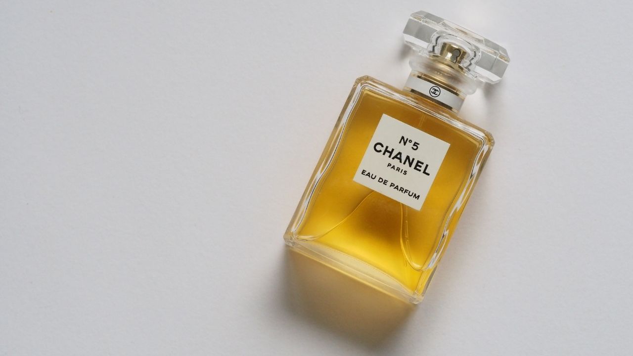 le branding connu de Chanel N°5
